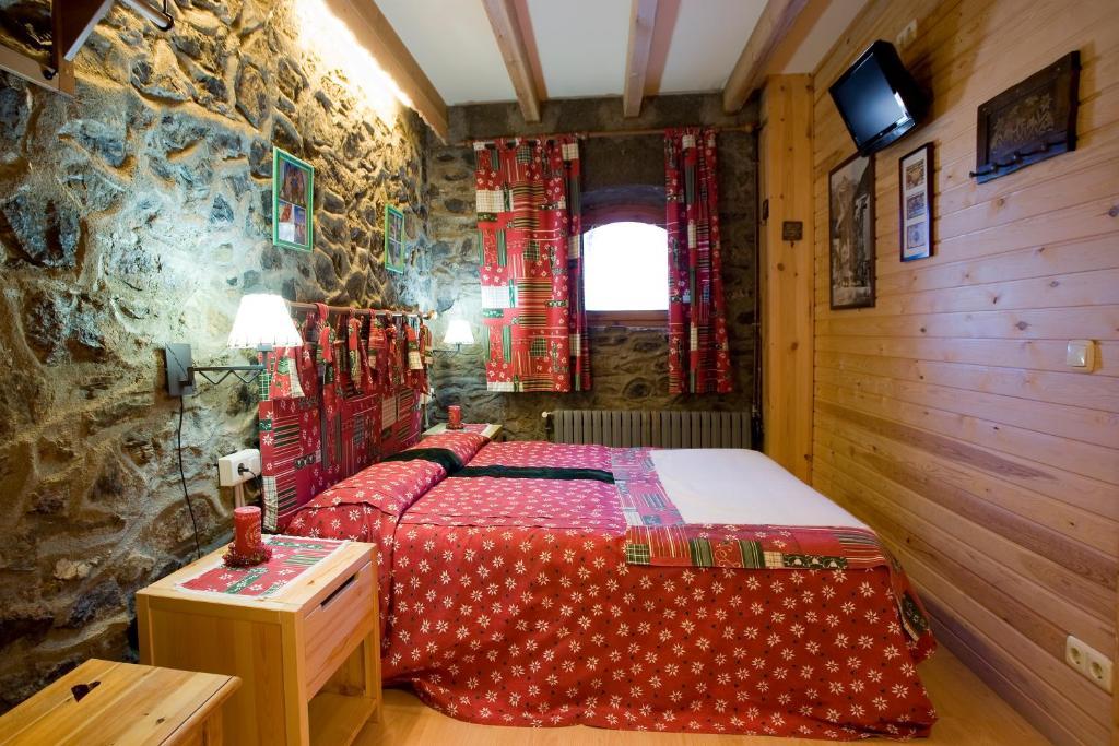 Niu Dels Falcons Bed & Breakfast La Molina  Room photo